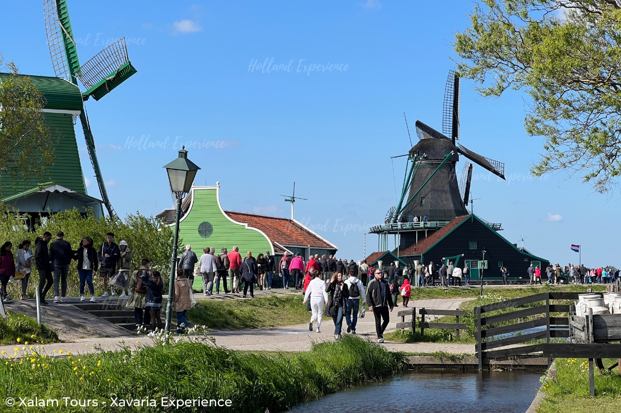 Keukenhof Garden - Volendam - Zaanse Schans Private Tour