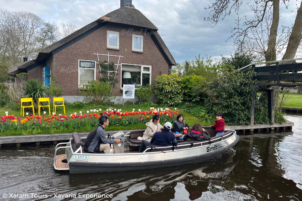 Zaanse Schans and Giethoorn Holland Combi Tour